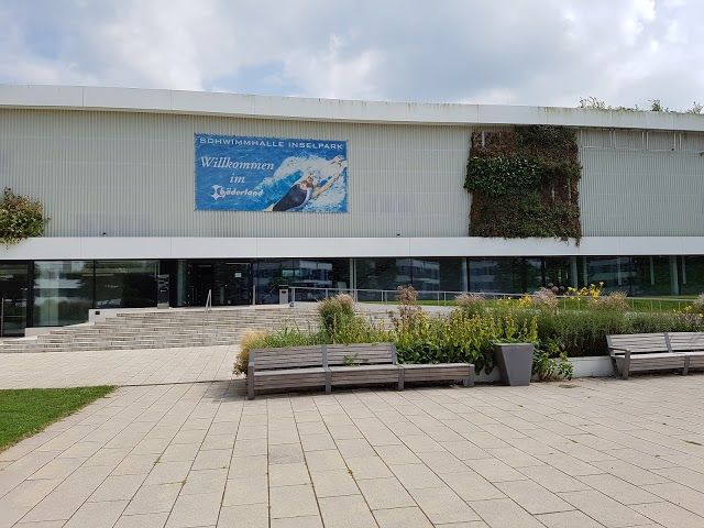 Baderland swimming pool Island Park